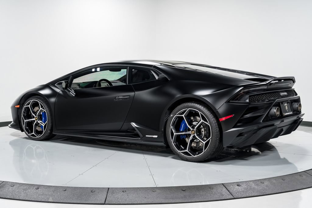 Used 2022 Lamborghini Huracan EVO RWD image 5