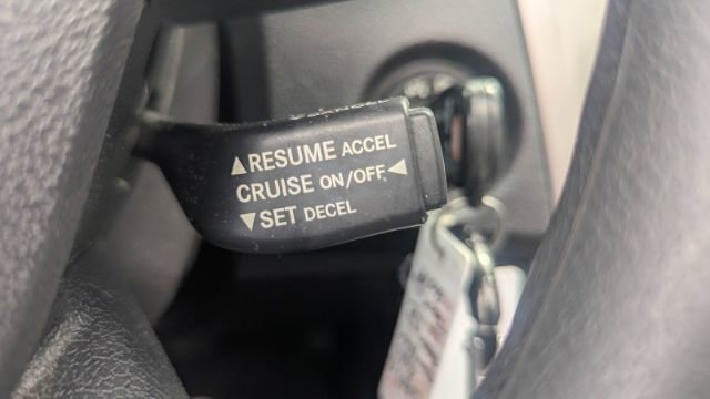 Used 2010 Chrysler Sebring Touring FWD image 23