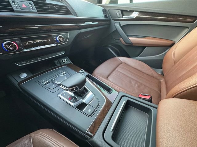 Used 2019 Audi Q5 2.0T Premium w/ Convenience Package AWD/4WD image 10