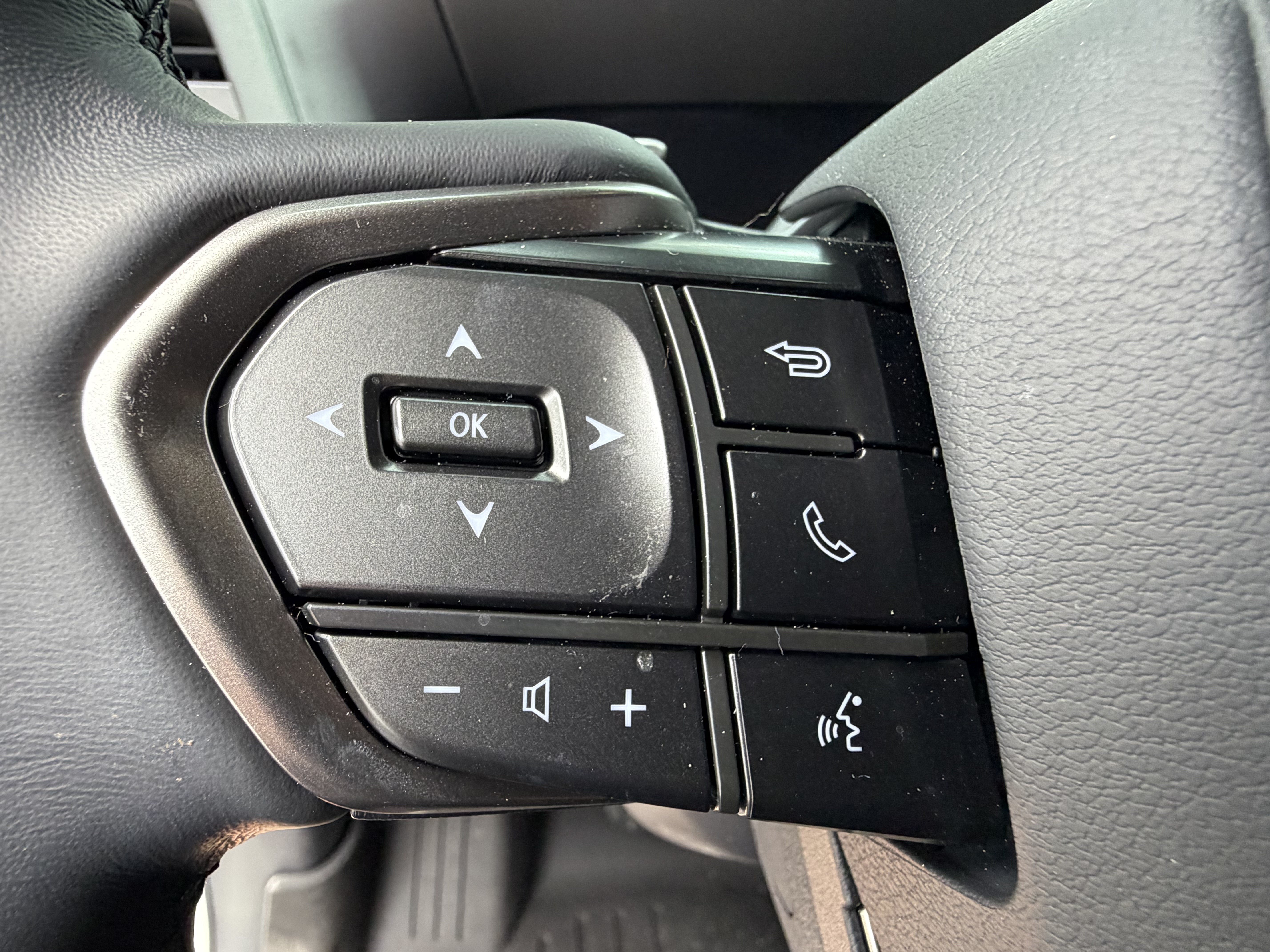 Used 2026 Lexus GX 550 w/ Accessory Package (2T) AWD/4WD image 19