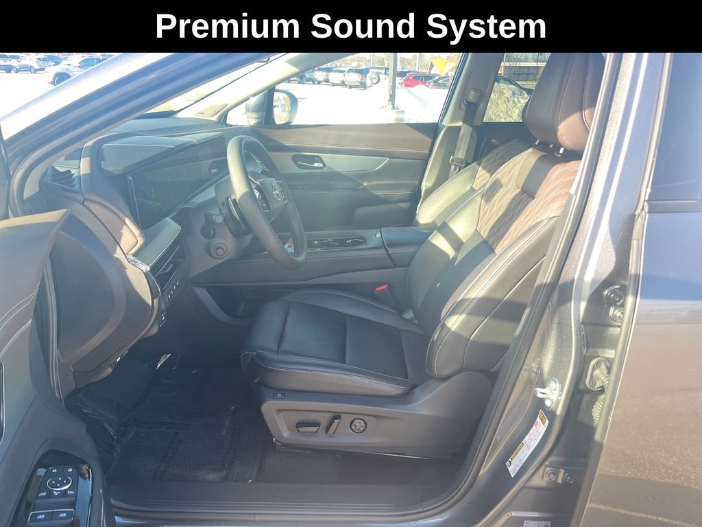 Used 2025 Nissan Murano Platinum w/ Cargo Package image 12