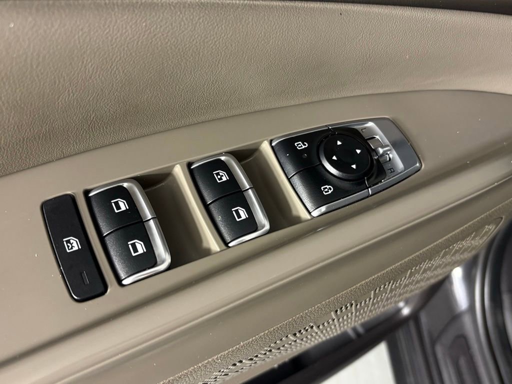 Used 2025 Kia Carnival image 15