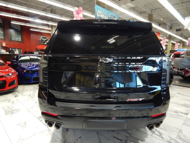 Used 2025 Chevrolet Suburban RST image 5
