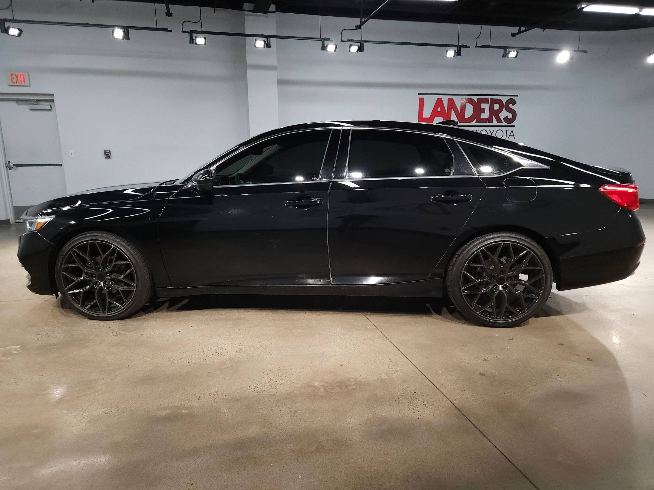 Used 2018 Honda Accord LX image 4
