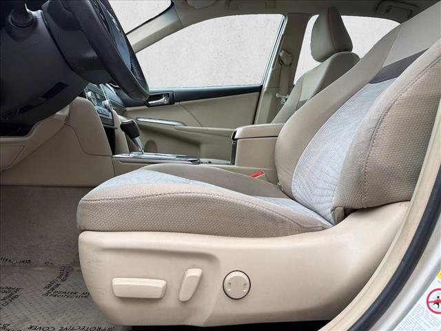 Used 2014 Toyota Camry XLE FWD image 13
