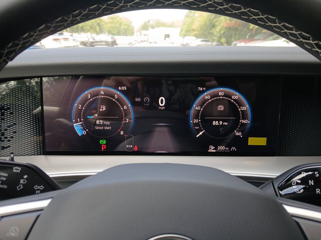 New 2025 Volkswagen Tiguan SE image 15