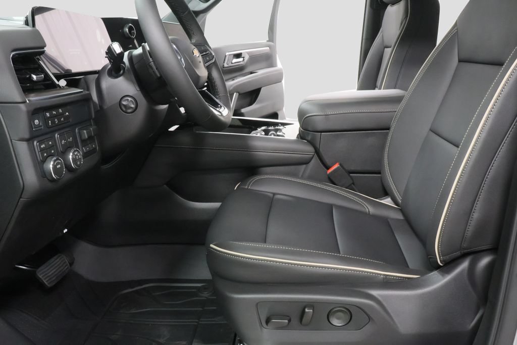 New 2026 Chevrolet Suburban Premier w/ Sun And Tow Package AWD/4WD image 22