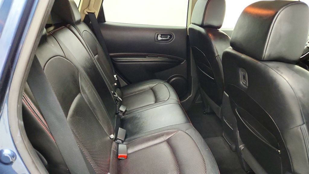 Used 2013 Nissan Rogue SL AWD/4WD image 23