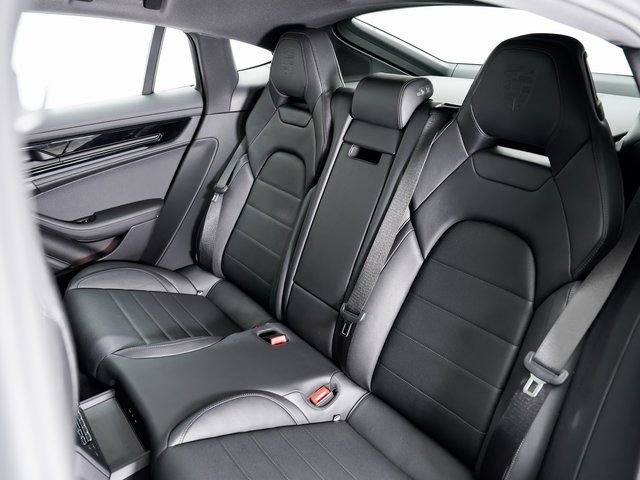 Certified 2025 Porsche Panamera 4 image 25