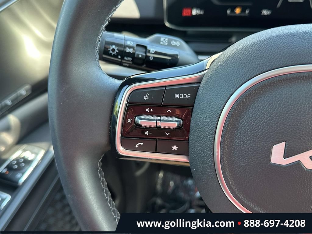 Certified 2026 Kia Carnival SX w/ SX Dark Edition Package FWD image 22