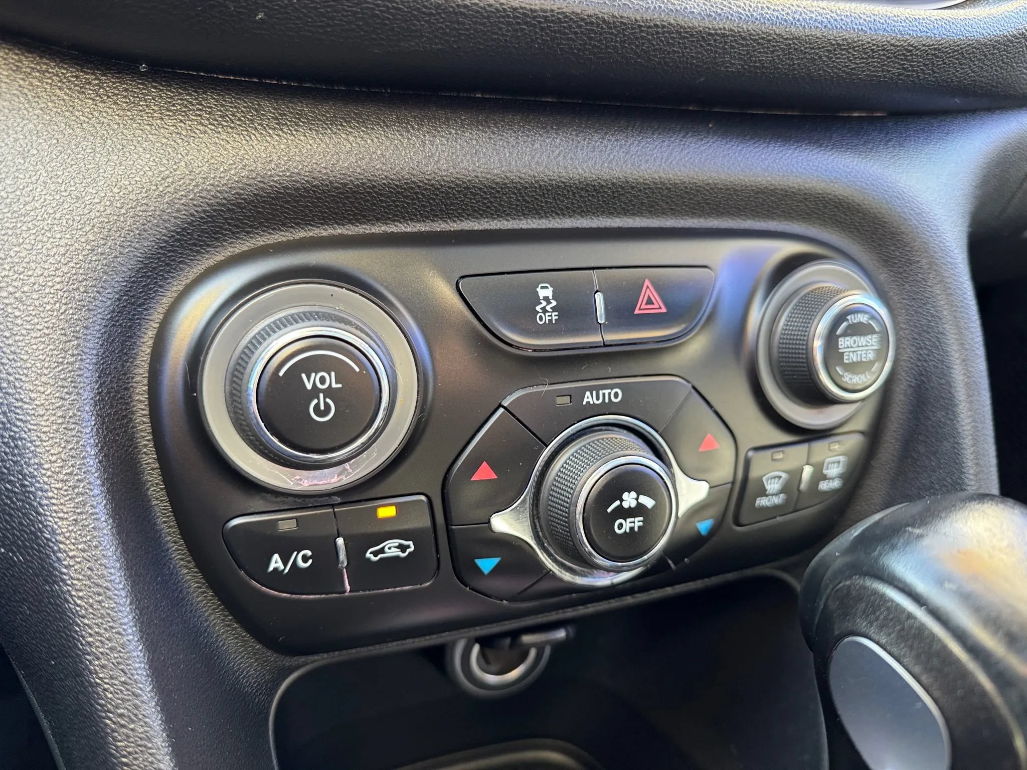 Used 2014 Dodge Dart Limited FWD image 38