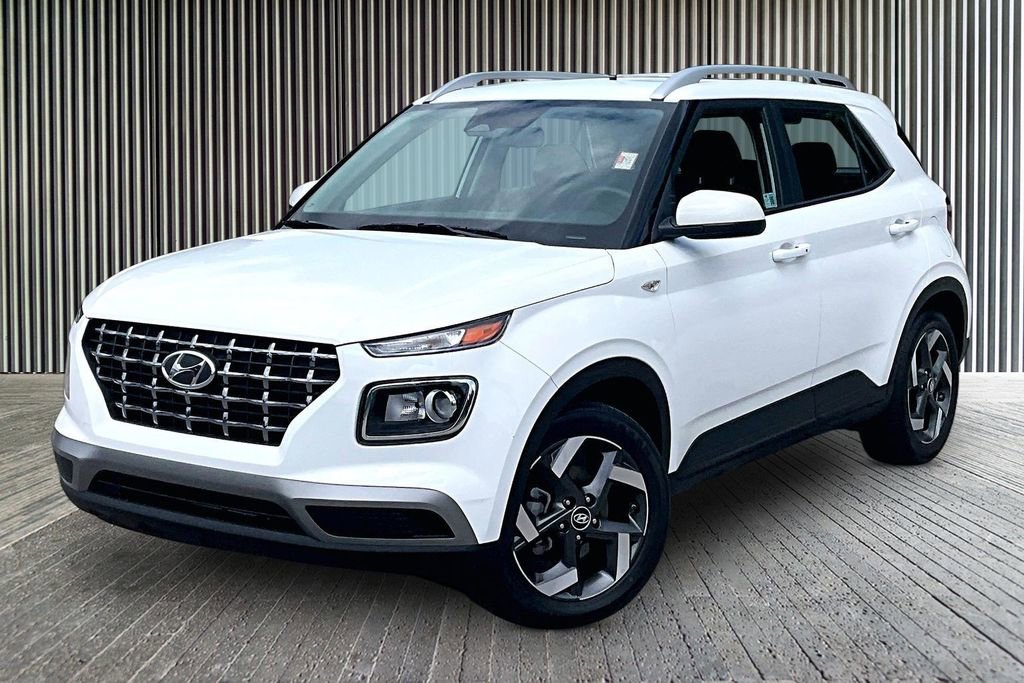 Used 2025 Hyundai Venue SEL FWD image 12