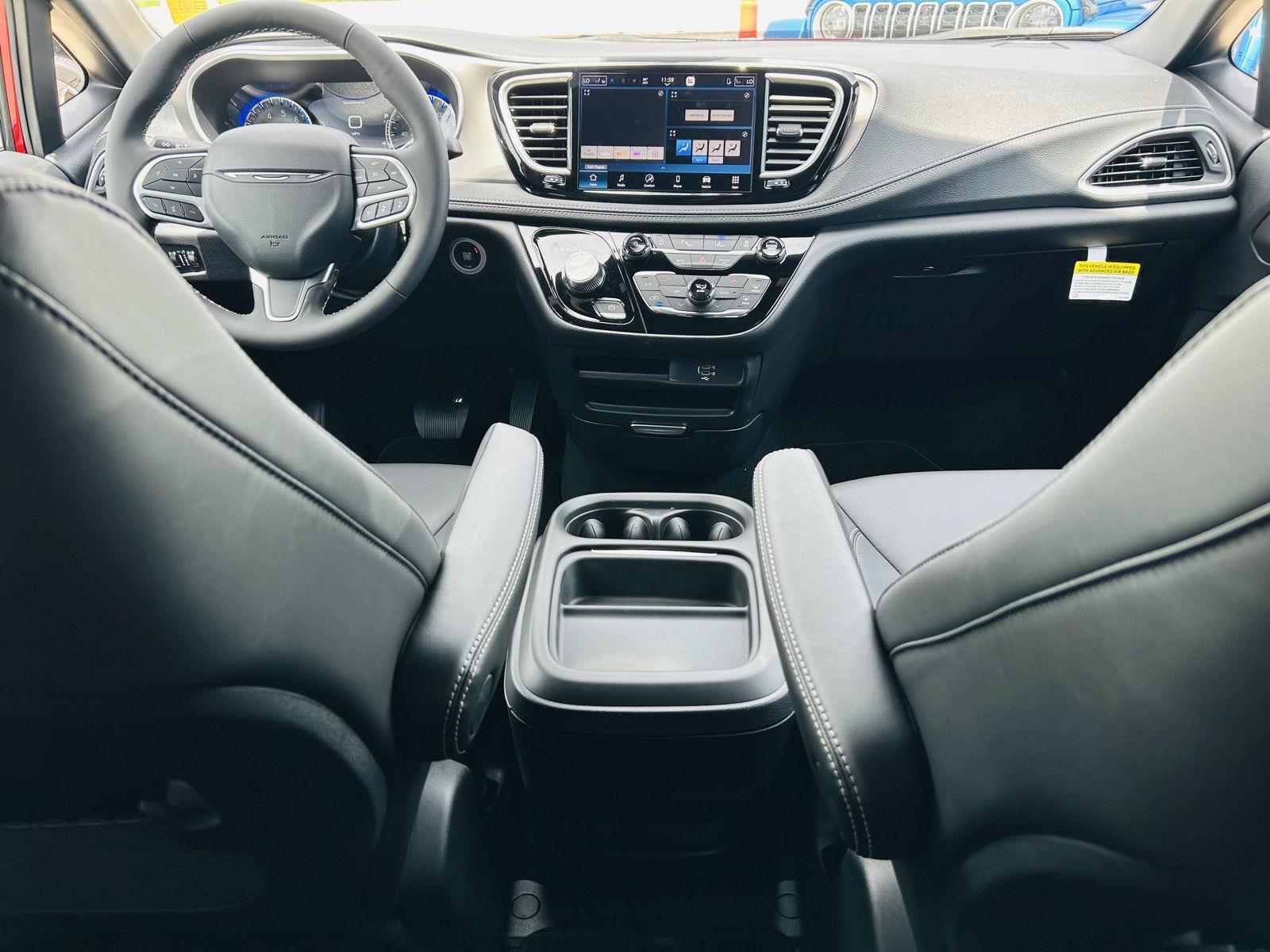 New 2027 Chrysler Pacifica Select FWD image 24