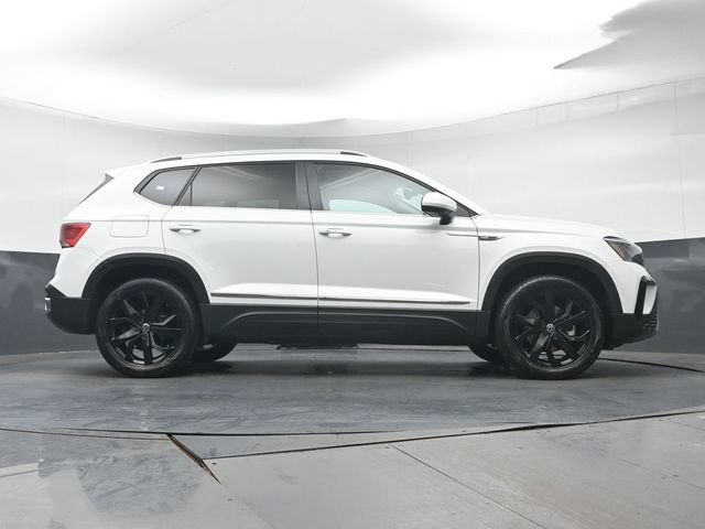 Used 2022 Volkswagen Taos SE w/ Panoramic Sunroof Package AWD/4WD image 30