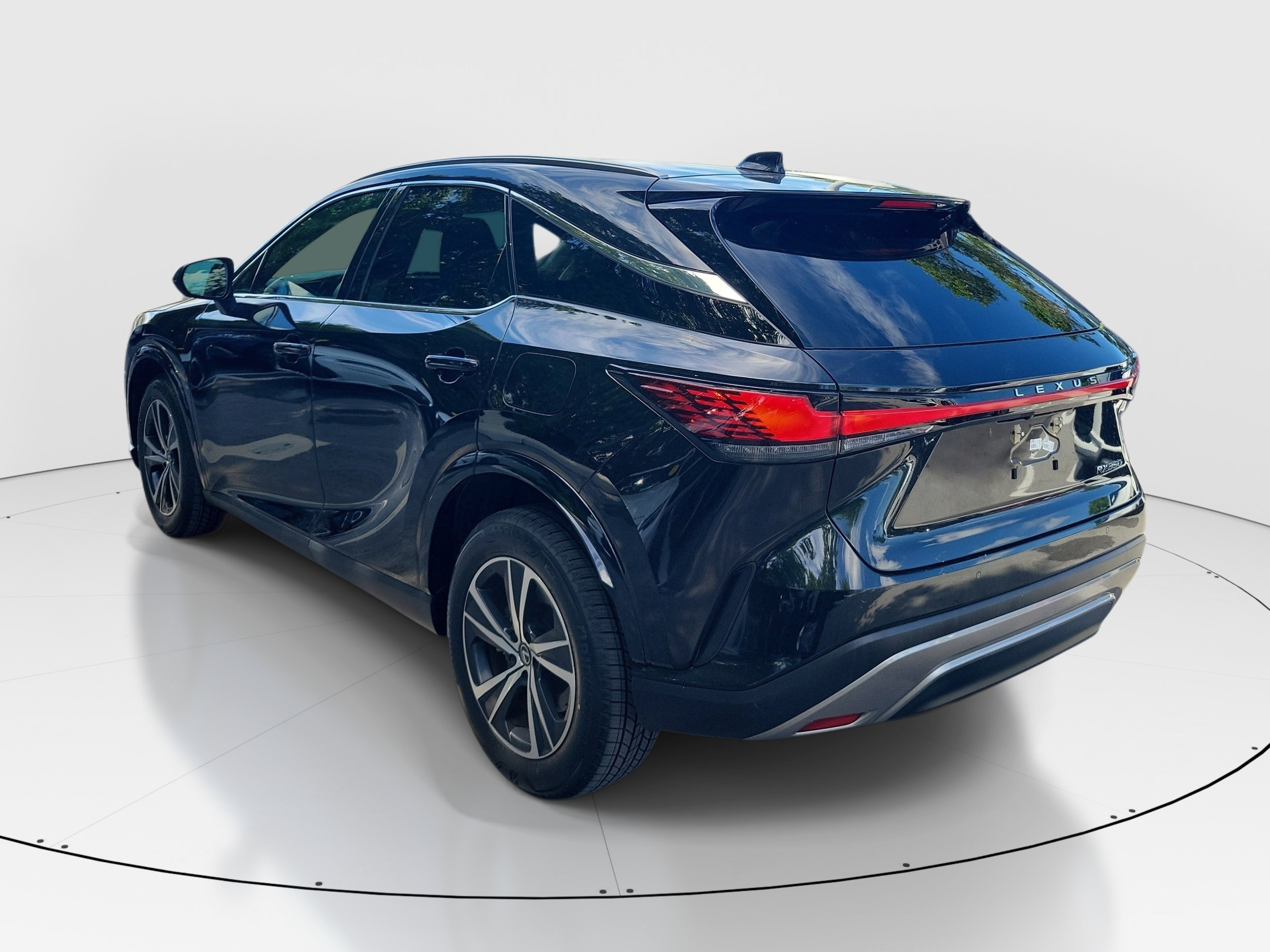 Used 2023 Lexus RX 350 Premium w/ Cold Area Package FWD image 4