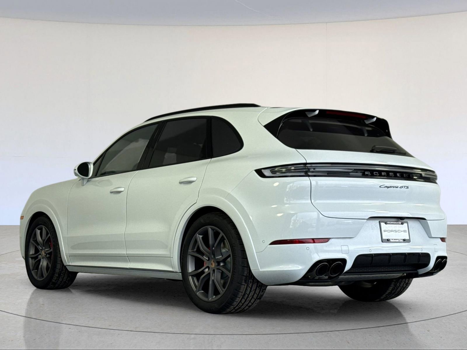 New 2026 Porsche Cayenne GTS image 3