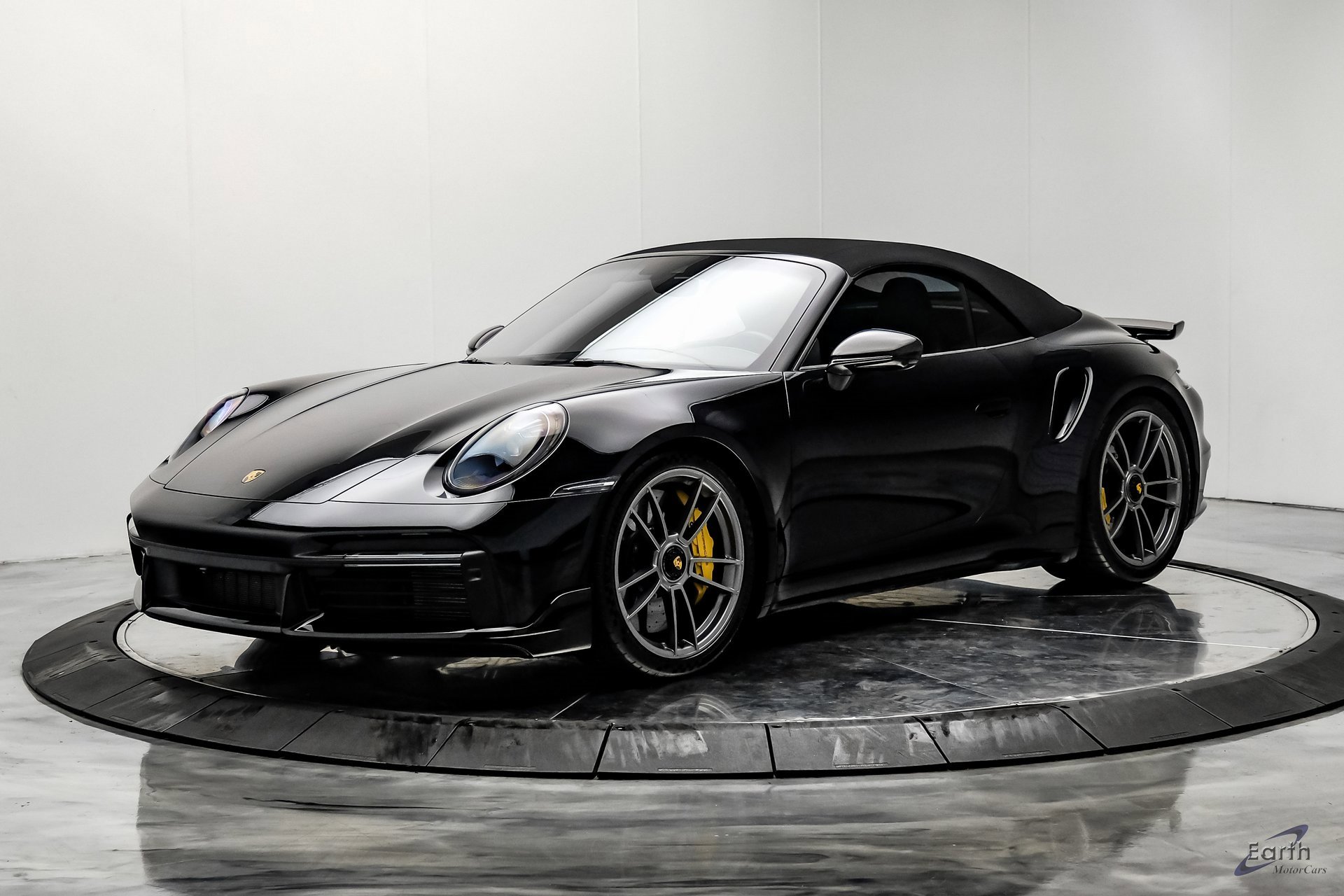 Used 2022 Porsche 911 Turbo S image 3