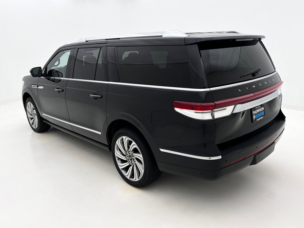 Used 2022 Lincoln Navigator L Reserve AWD/4WD image 9