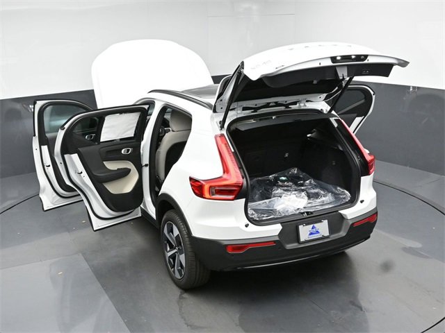 New 2026 Volvo XC40 B5 Plus w/ Protection Package Premier image 50