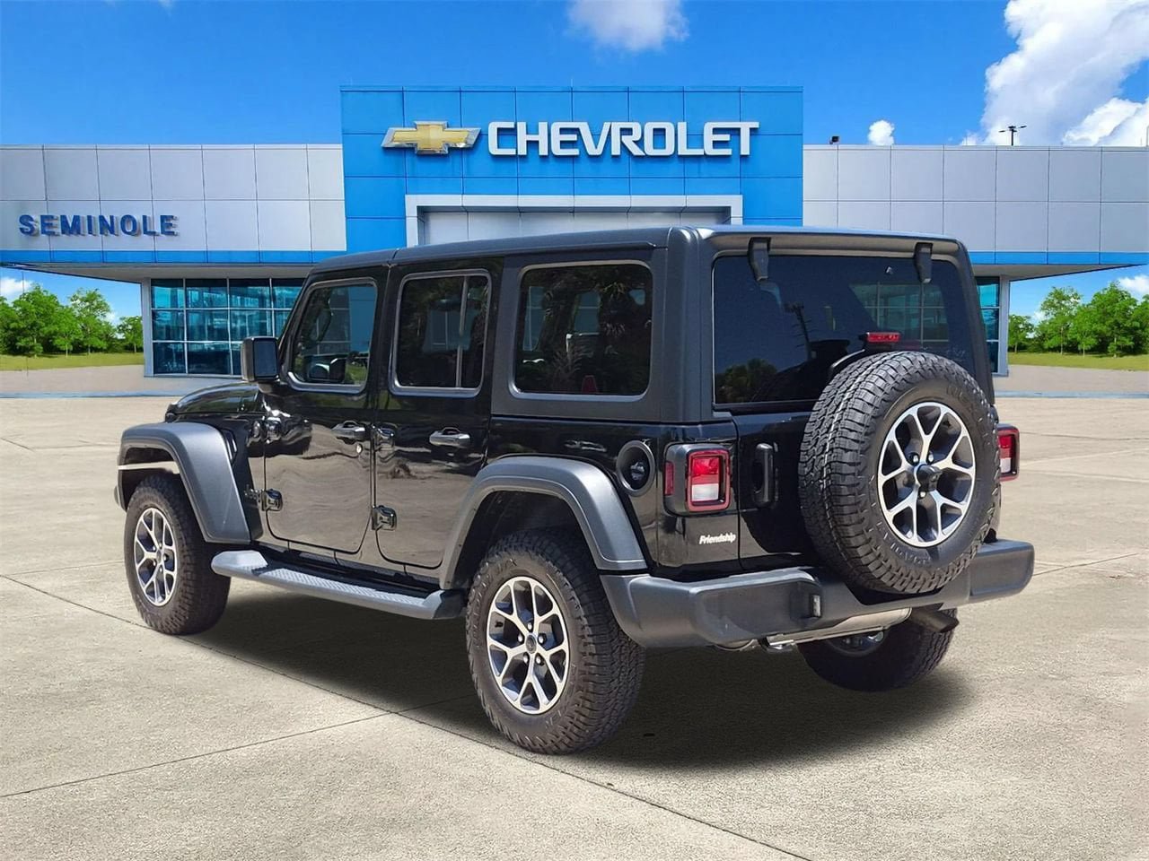 Used 2024 Jeep Wrangler Unlimited Sport AWD/4WD image 3