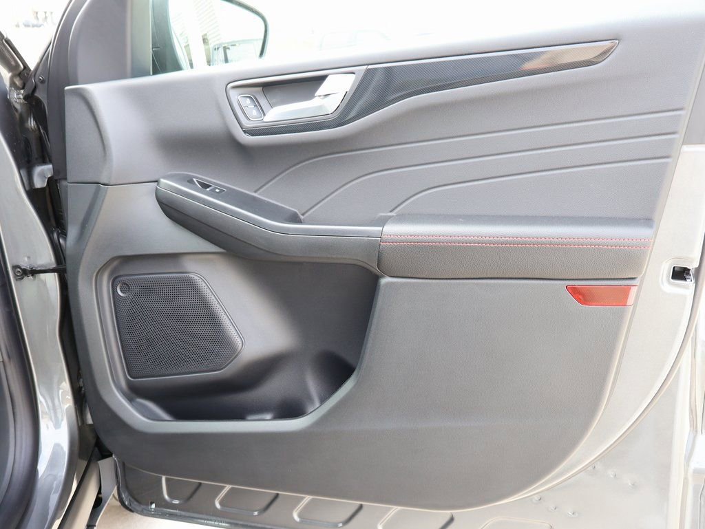 New 2026 Ford Escape ST-Line w/ Cold Weather Package image 8