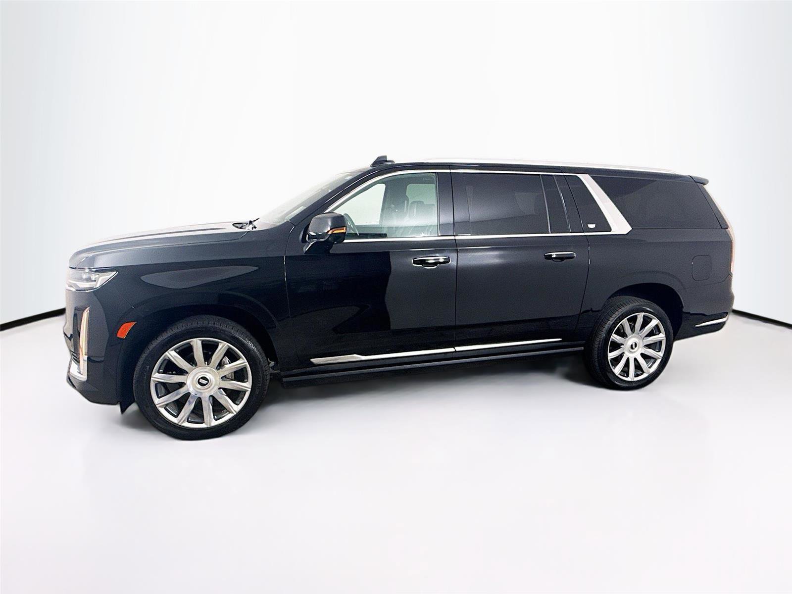 Used 2023 Cadillac Escalade ESV Premium Luxury Platinum image 2