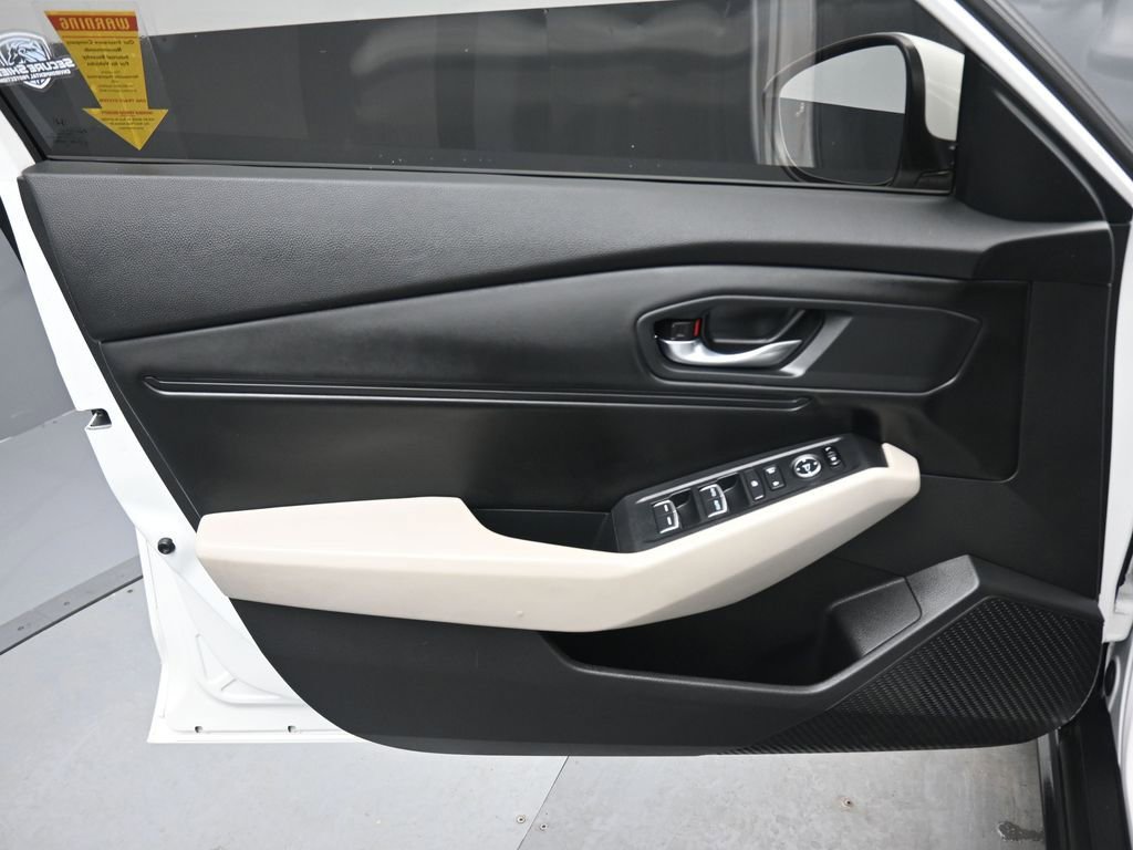 Used 2023 Honda Accord EX image 9