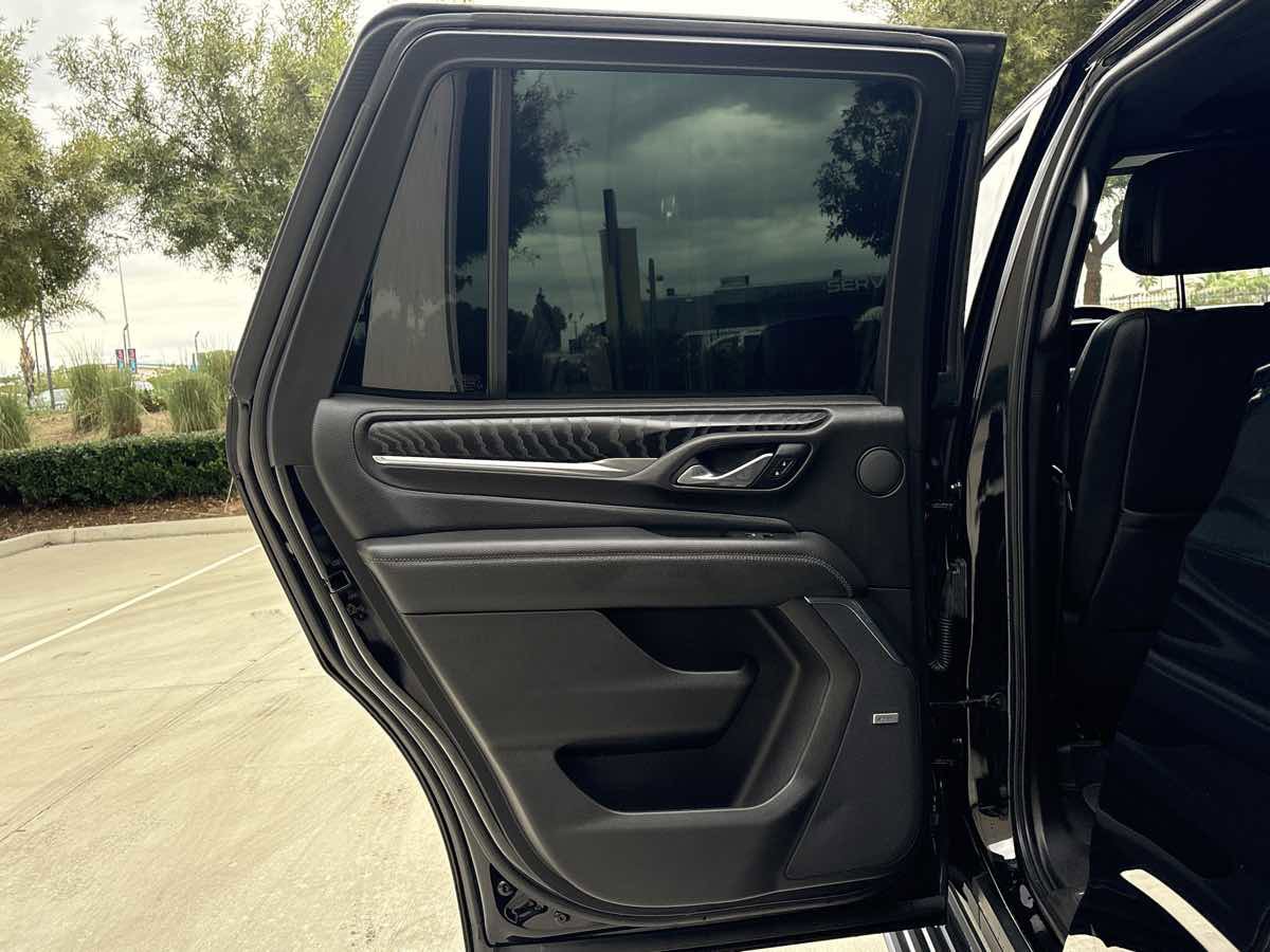 Used 2021 GMC Yukon Denali w/ Denali Premium Package image 11