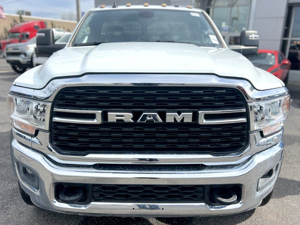 New 2024 RAM 4500 SLT w/ Quick Order Package 2YG SLT image 3