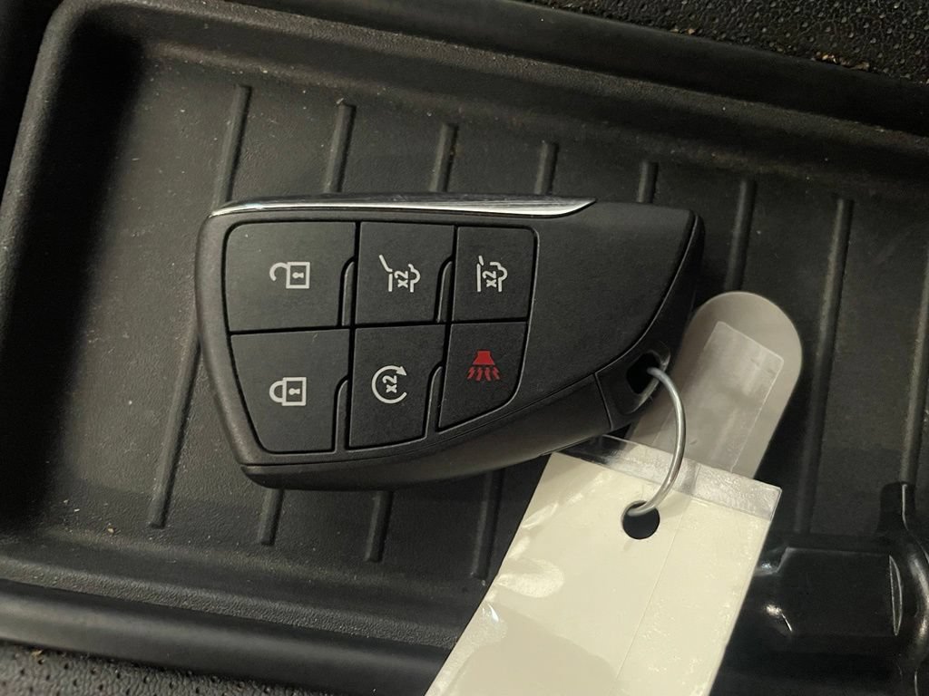 Used 2024 GMC Yukon XL AT4 w/ Technology Package AWD/4WD image 18