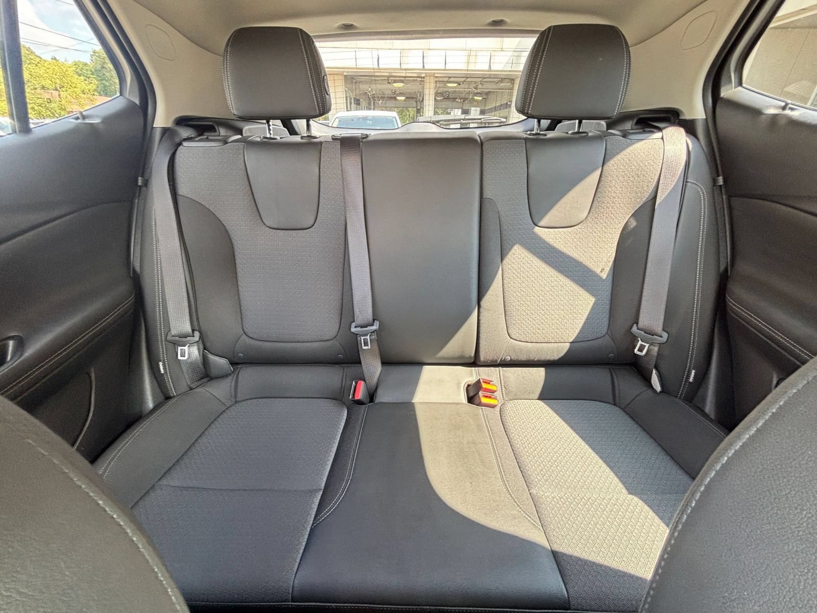 Used 2025 Buick Encore GX Preferred FWD image 37