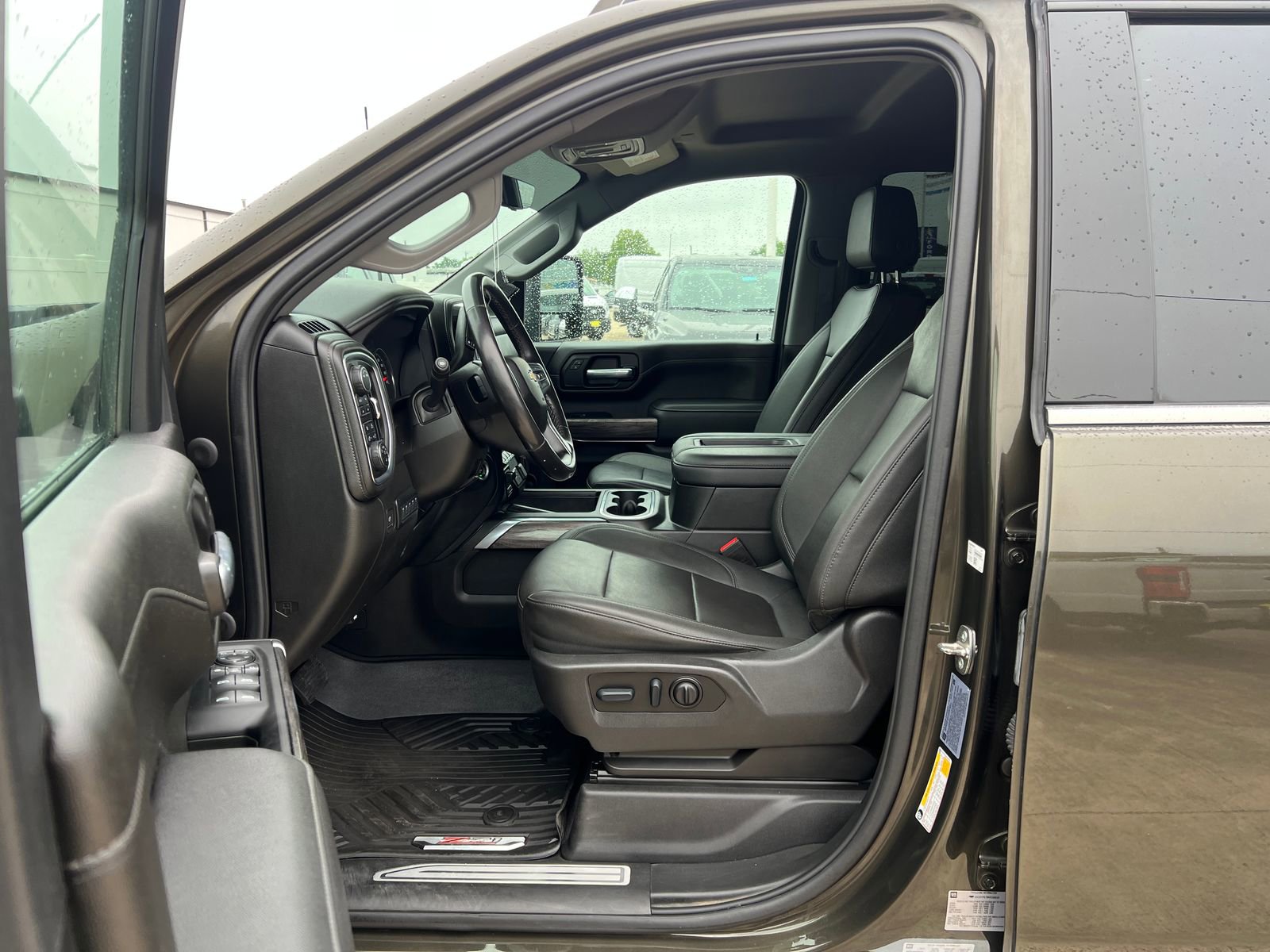 Used 2022 Chevrolet Silverado 2500 LTZ w/ LTZ Plus Package AWD/4WD image 16