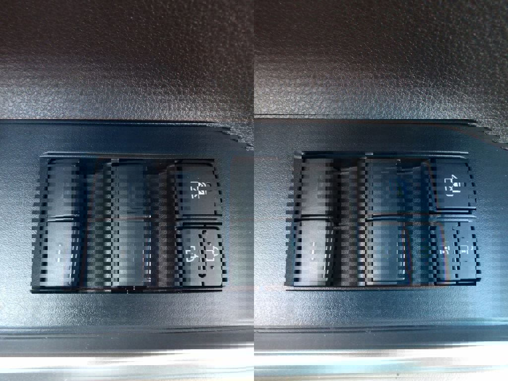 Used 2022 Toyota Highlander XLE image 9