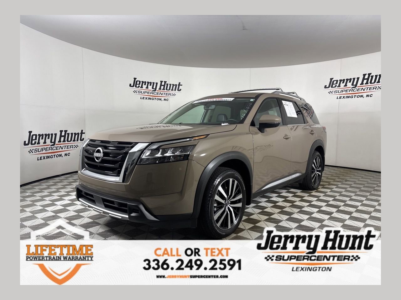 Used 2024 Nissan Pathfinder Platinum w/ Cargo Package