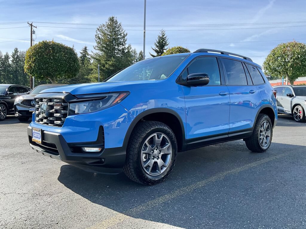 Used 2024 Honda Passport TrailSport image 3