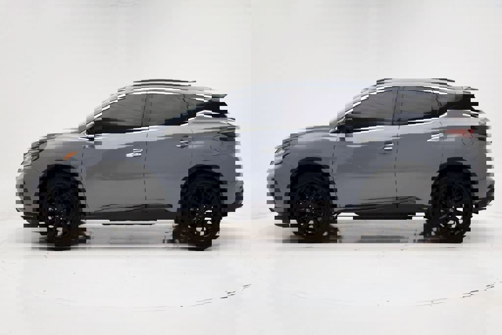 Used 2023 Nissan Murano SV w/ SV Midnight Edition Package image 6