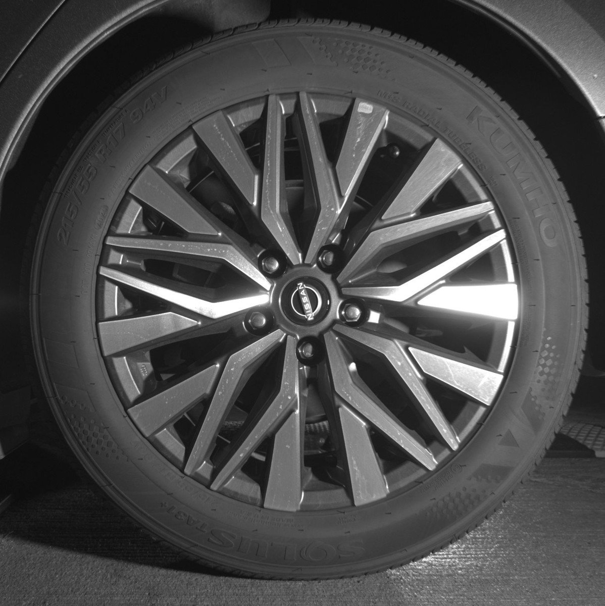 Used 2025 Nissan Altima 2.5 SV FWD image 14