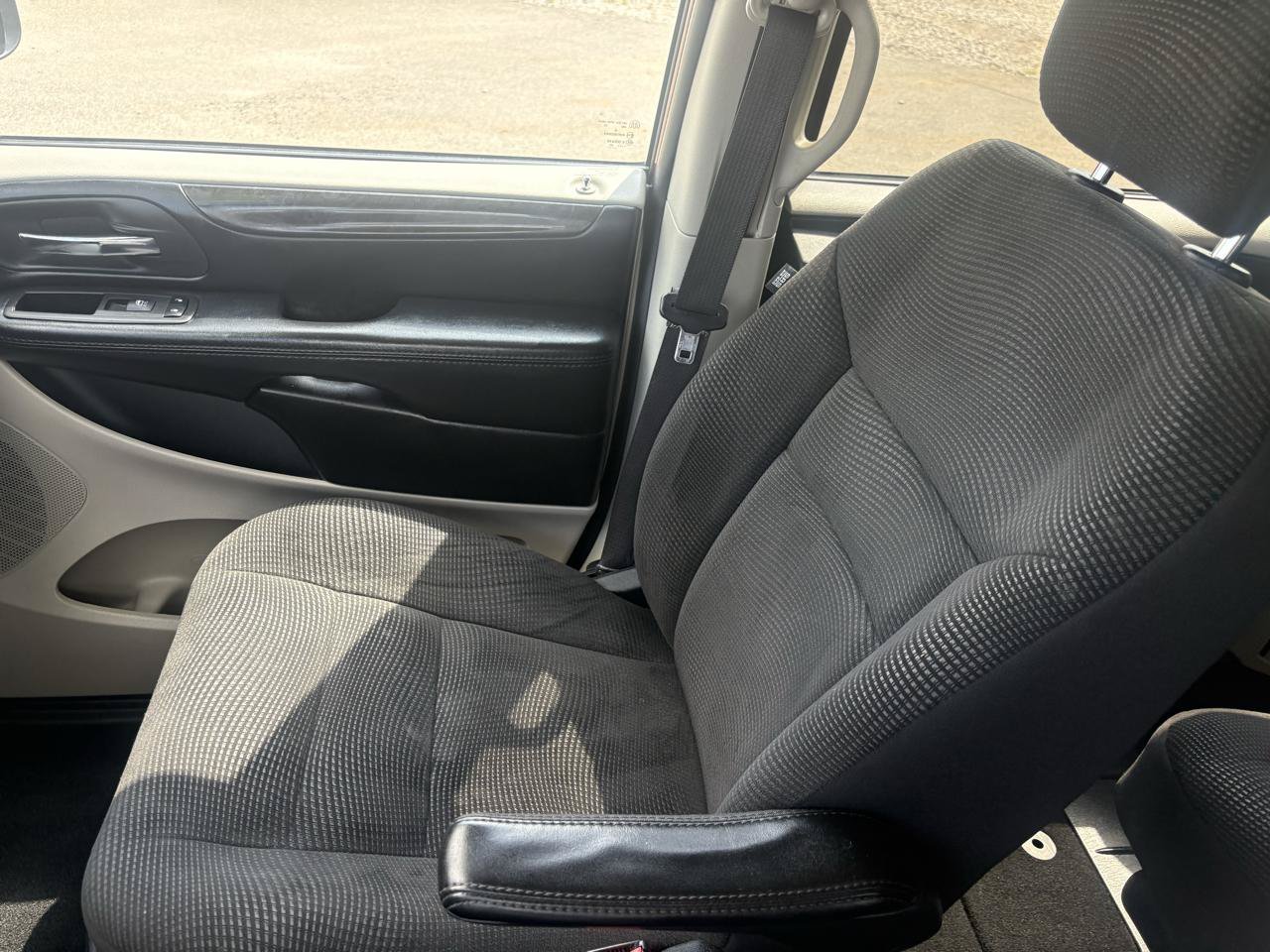 Used 2020 Dodge Grand Caravan SE FWD image 15