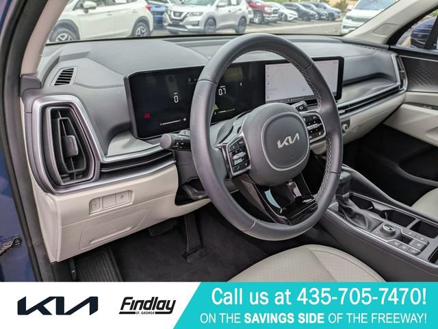 Certified 2025 Kia Sorento S w/ Panoramic Sunroof Package AWD/4WD image 15