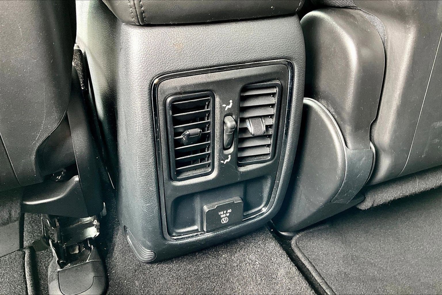 Used 2019 Jeep Grand Cherokee Altitude AWD/4WD image 10