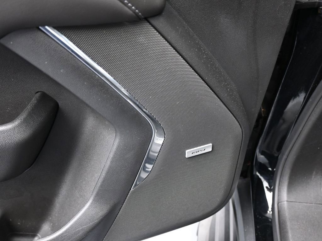 Used 2022 Chevrolet Tahoe LT w/ Luxury Package image 14