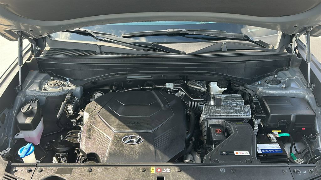 Used 2024 Hyundai Palisade Limited image 3