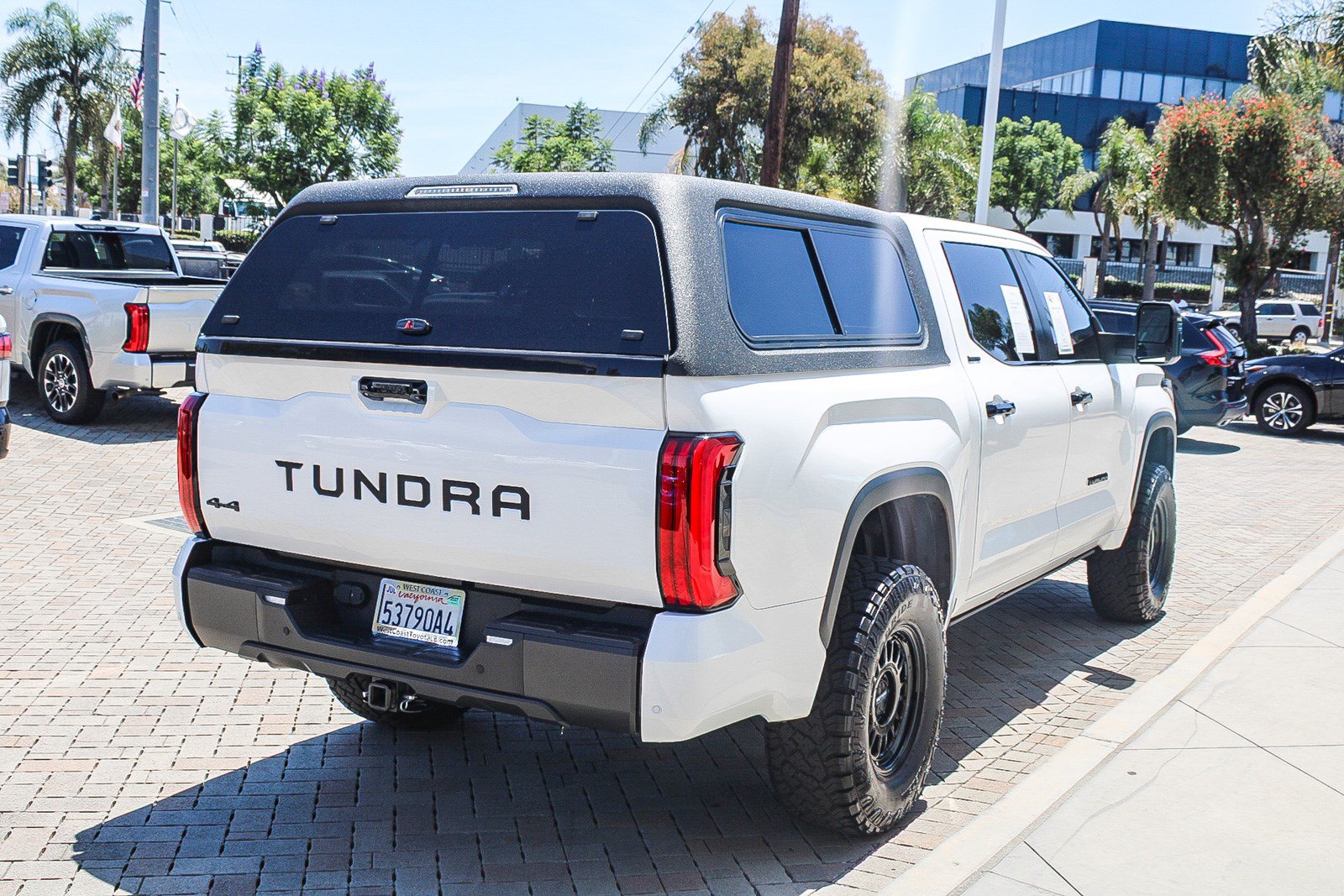Used 2024 Toyota Tundra Limited AWD/4WD image 7