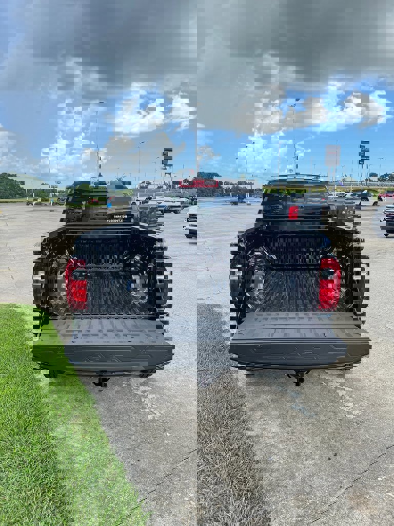 New 2025 GMC Canyon AT4 w/ Technology Plus Package image 8