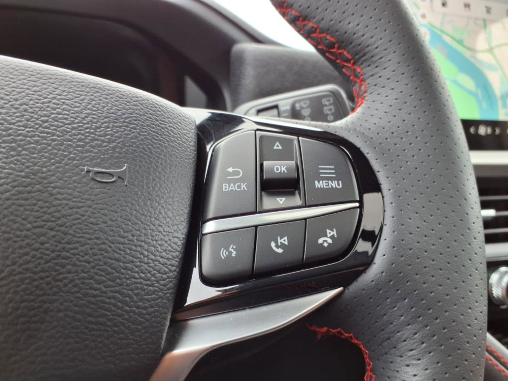 Used 2025 Ford Explorer ST image 13