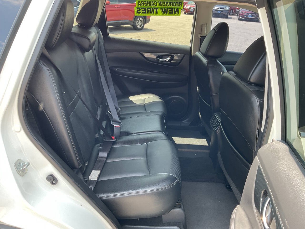 Used 2016 Nissan Rogue SL FWD image 32