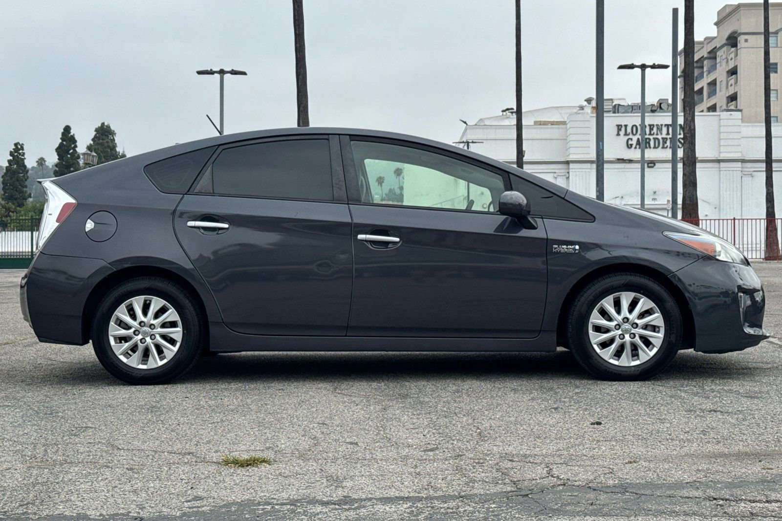 Used 2014 Toyota Prius Prime Advanced FWD image 3