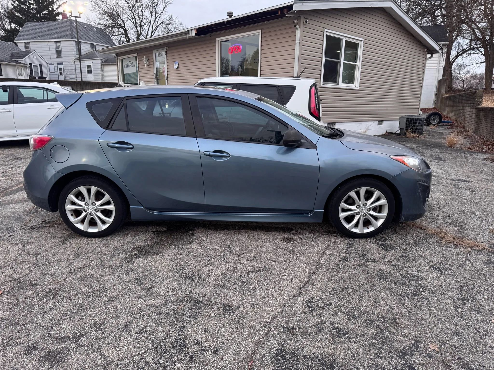 Used 2010 MAZDA MAZDA3 s Sport image 3