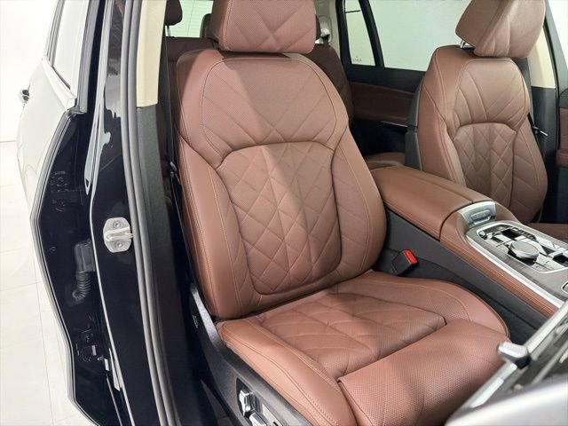 Used 2026 BMW X7 xDrive40i w/ Premium Package image 21