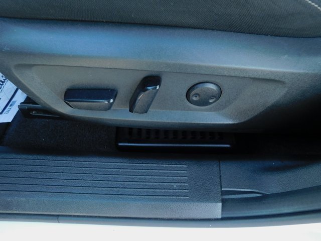 Used 2024 Nissan Rogue SV image 25